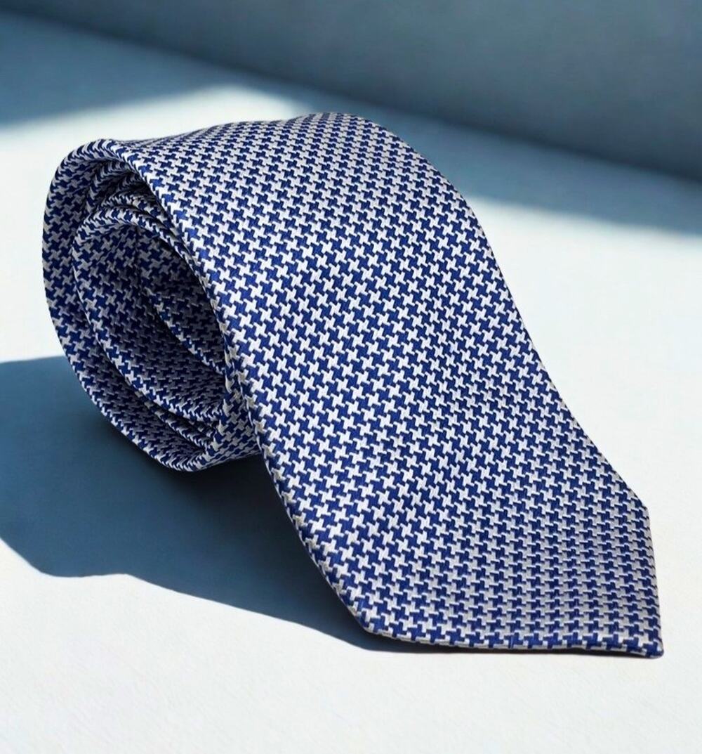 Charles Tyrwhitt 100% Silk Tie Blue White Geometric Mens Classic Necktie EUC